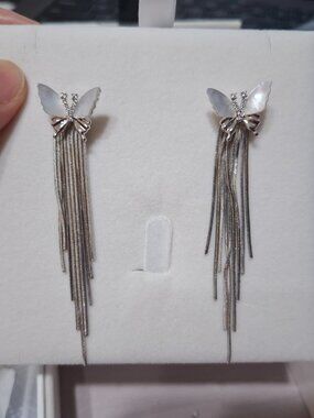 Beautiful Earrings Butterfly Dangling Stud Style Earrings Stylish Modern Chic Je